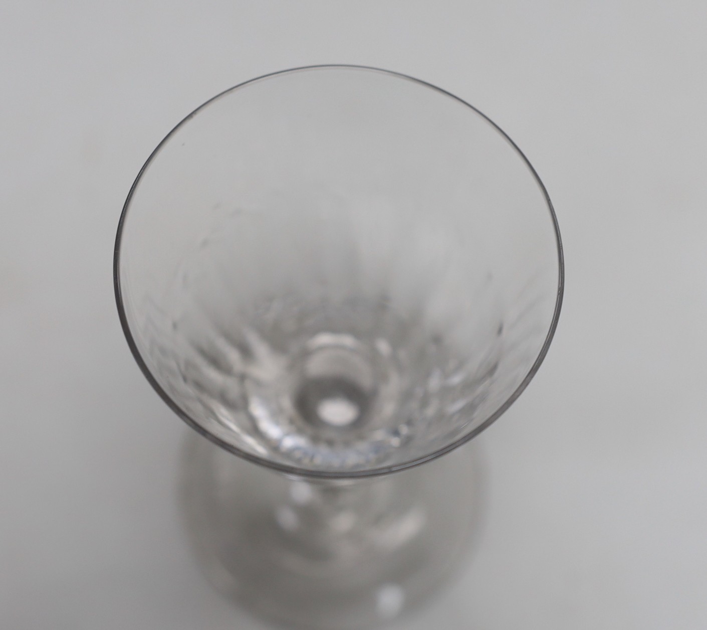 A George III incised stem drinking glass, 12.5cms high